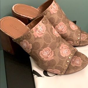 AUTH COACH ALEXIS MULE SIZE 7